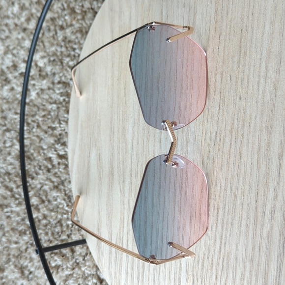 Festival sunglasses - Picture 2 of 3